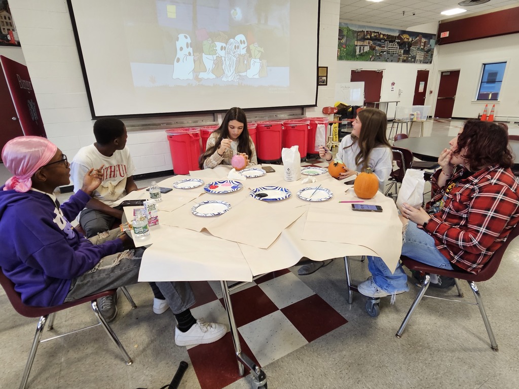 Best Buddies Pumpkin Painting Event Brings Students Together