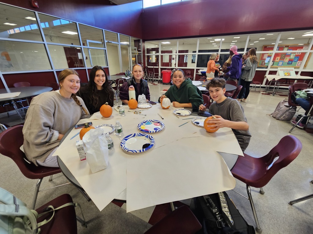 Best Buddies Pumpkin Painting Event Brings Students Together