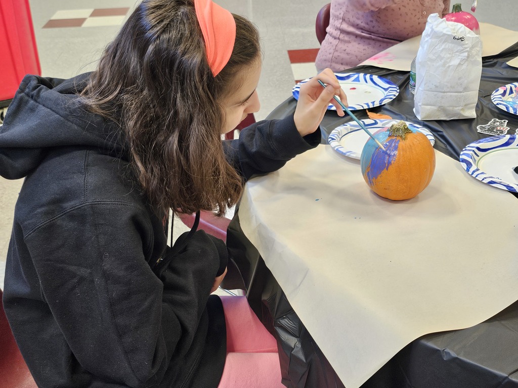 Best Buddies Pumpkin Painting Event Brings Students Together