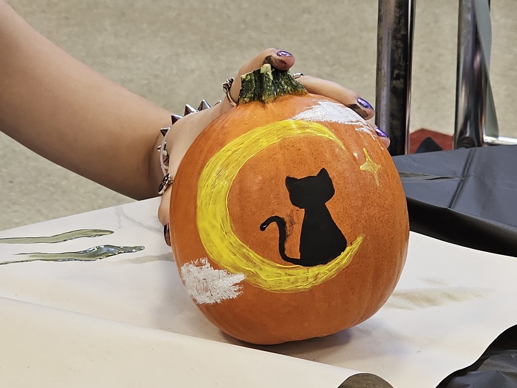 Best Buddies Pumpkin Painting Event Brings Students Together