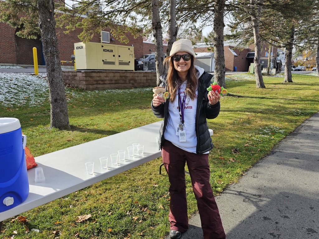 What an amazing morning at the annual Abraham Lincoln Turkey Trot! Promoting healthy lifestyles and the importance of exercise, this event was a perfect reminder to keep moving and stay active! A huge shoutout to SNAP-ED for bringing along healthy snacks, water, and adorable plush giveaways! #WeAreBangor #TurkeyTrot2025 #HealthyLiving #Exercise #CommunityFun