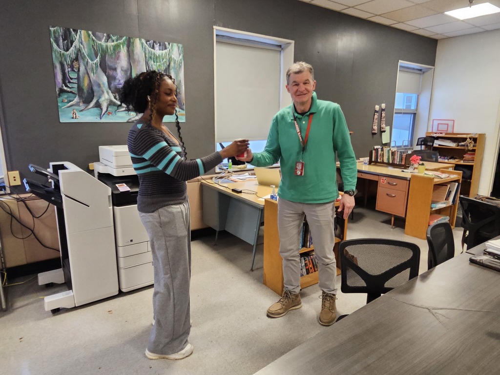 This morning, the Class of 2028 Class Council spread some warmth and cheer by gifting our amazing teachers and staff a cup of hot chocolate before the school day began. We appreciate all you do and hope this small gesture brings some extra joy to your day! A huge thank you to Tim Hortons on Broadway for the generous donation!  #WeAreBangor