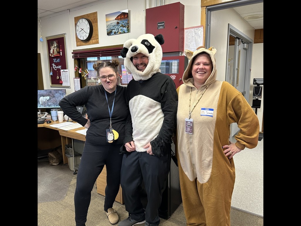 Vine Street School had another amazing PBIS School-Wide celebration on Friday! Students and staff seemed to really enjoy our guest readers & Dress Like a Book Character (or pajamas) day! Here are some fun pictures from the day!