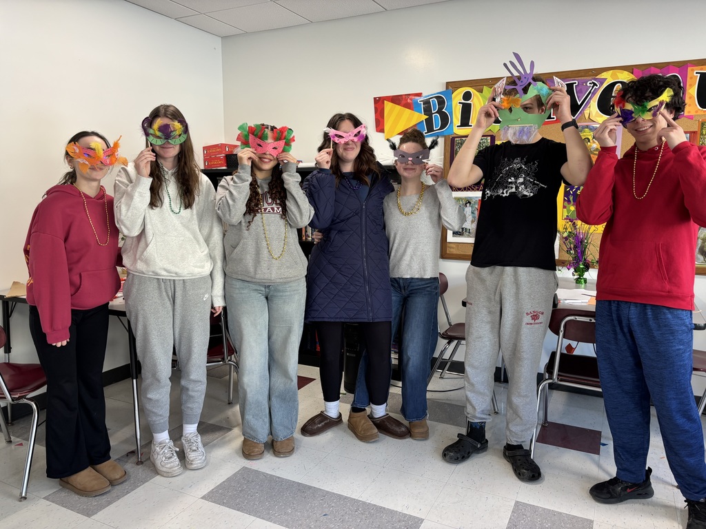 BHS French students celebrated Mardi Gras last week, making colorful masks, sharing a king cake, and tasting traditional specialties, all accompanied by festive music. A wonderful cultural immersion and lots of laughs—Laissez les bons temps rouler!