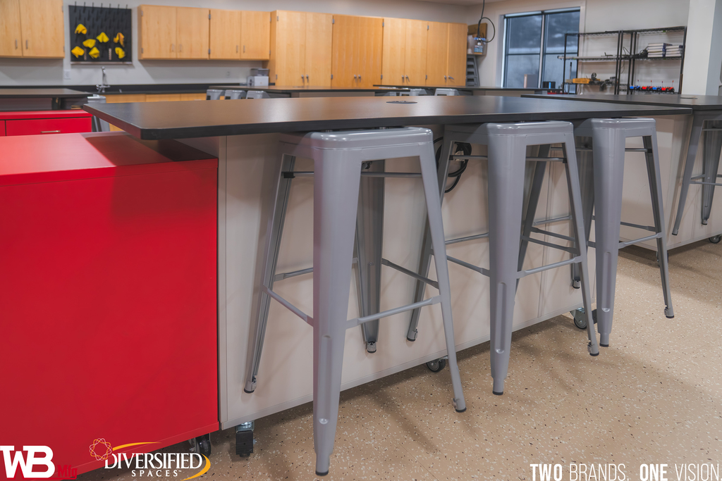 We're thrilled to invite you to explore the newly updated science labs at Bangor High! Check out our latest video featuring state-of-the-art facilities that ignite curiosity and foster a hands-on learning experience for our students. Whether you're a budding scientist or just curious about what's happening at BHS, these labs are designed to inspire and educate! https://youtu.be/w-ylpNXTLfc  #WeAreBangor