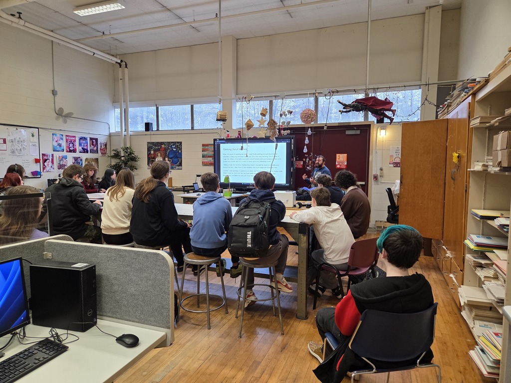 Bangor High School hosted a Career Day for all students this morning with over 50 local businesses and professionals in attendance, students had the opportunity to explore a variety of career paths and gather insights from those in the field. Students chose sessions aligned with their interests, diving into diverse professions encompassing each of the academic areas offered at BHS. Students engaged with professionals and learned about the real-world applications of their studies. A huge THANK YOU to all the businesses and professionals who participated and shared their valuable knowledge. Your support made this event possible and impactful!