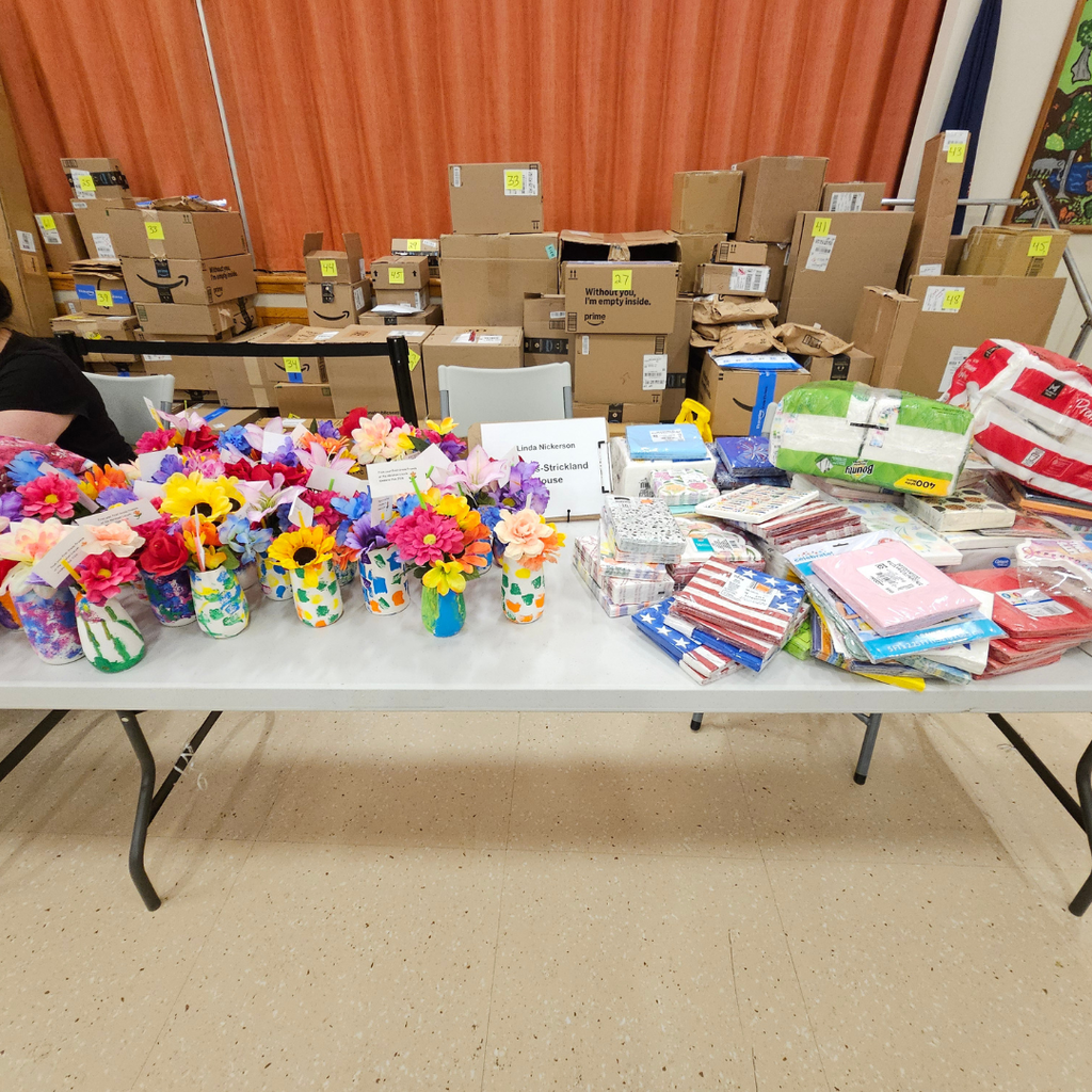 The Abraham Lincoln School Kindness Club recently hosted a heartwarming event focused on three powerful feelings that impact us all: security, comfort, and loneliness. Students turned empathy into action by organizing and assembling meaningful donations for local community organizations: They created supply bags for residents of the Shaw House who are experiencing homelessness — helping provide a sense of security and care. They lovingly made tie blankets for students who may find themselves at St. Joseph’s Emergency Room, offering warmth and comfort during difficult moments. They painted beautiful flower vases and organized a napkin drive for residents of the Phillip Strickland House, gathering over 150 colorful packets of napkins thanks to the generosity of students and their families. We are so proud of our compassionate students and grateful for the leadership of Mrs. Rand, whose dedication continues to inspire kindness. May the kindness shown by our Abraham Lincoln School community spread exponentially throughout our city and beyond! #WeAreBangor