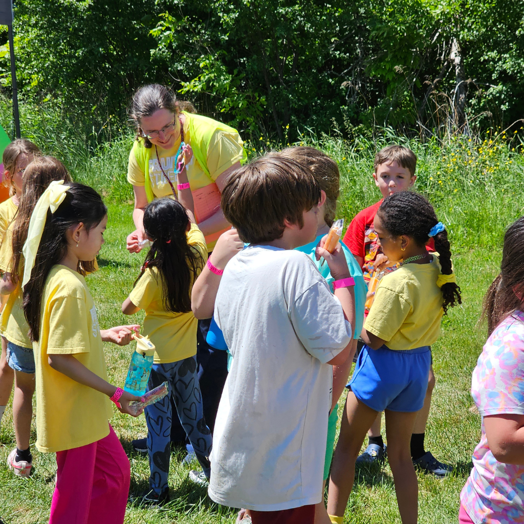 Fruit Street students brought the energy for our annual Move-A-Thon. They raced through an obstacle course, jumping, zig-zagging, and cheering each other on every step of the way! Thanks to the incredible support from our families and community, our runners helped raise money for our school’s PTO, supporting programs and experiences that make our school so special. And of course, after all that hard work… it was time to cool down with popsicles! #WeAreBangor