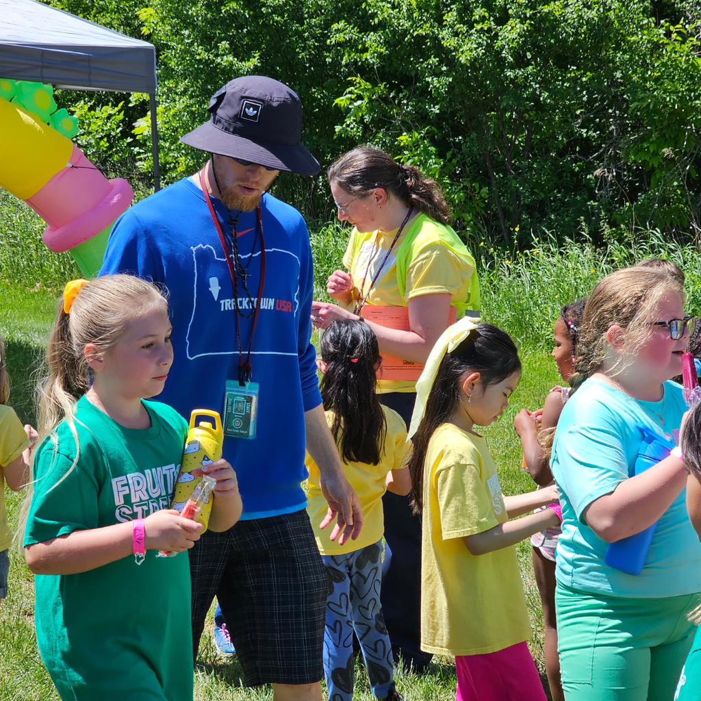 Fruit Street students brought the energy for our annual Move-A-Thon. They raced through an obstacle course, jumping, zig-zagging, and cheering each other on every step of the way! Thanks to the incredible support from our families and community, our runners helped raise money for our school’s PTO, supporting programs and experiences that make our school so special. And of course, after all that hard work… it was time to cool down with popsicles! #WeAreBangor