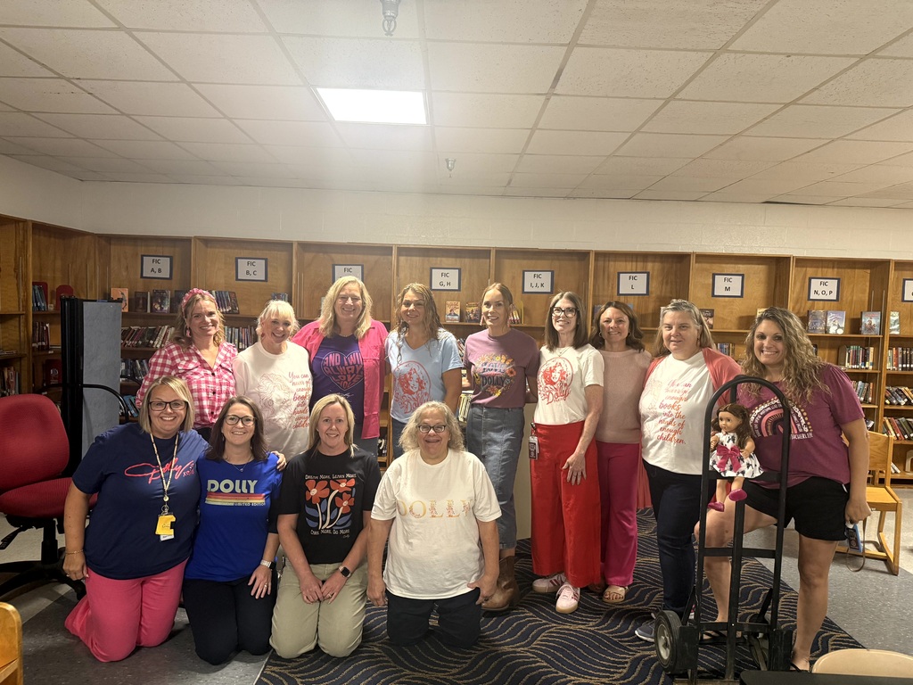 It’s Dolly Day 9-2-5 at Fairmount! Today we’re celebrating the joy of reading and the incredible impact of Dolly Parton’s Imagination Library on students around the world. Staff joined in the fun by wearing Dolly Parton tshirts and gathering for a photo.  #WeAreBangor