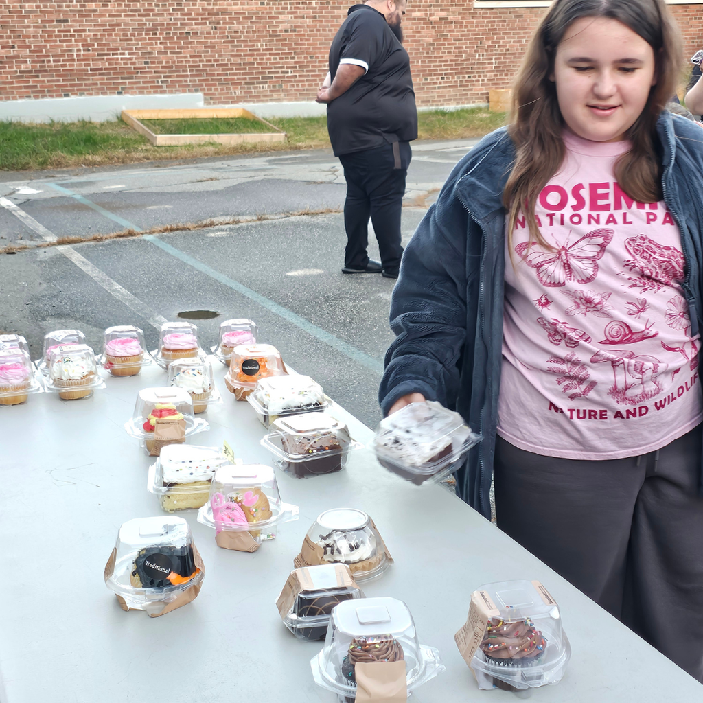 Thank you so much for joining us at Vine Street School on Thursday evening for our PTO Fall Festival and Math PEAK Night! Seeing our school community come together, smile, laugh, and enjoy the festivities was truly the absolute highlight of my week. It was incredible watching families participate in the games, dance to the music, enjoy the activities, and of course a special shout-out goes to all the families who joined in on the Math PEAK Bingo! Your enthusiasm and participation made the game an absolute blast and a huge success. Events like this are only possible because of our amazing community. Thank you for your continued support, your energy, and for making the evening so memorable for our students. See some great photos below showcasing the fun everyone had!