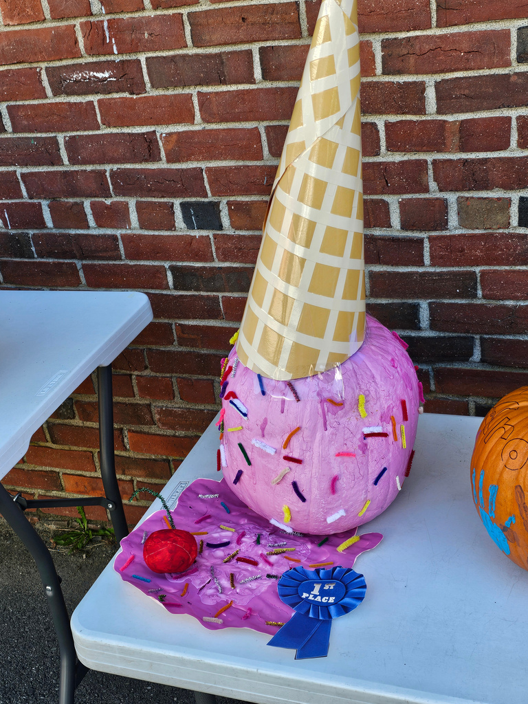 Happy National Pumpkin Day! Vine Street School students decorated pumpkins during their recent PBIS Reward Day. From funny faces to imaginative designs, our students showcased incredible school spirit and artistic talent! A special thank you to Mr. Moring and Mrs. Bean from JFDS for helping judge the contest and recognizing three outstanding pumpkins with 1st Place honors. #WeAreBangor