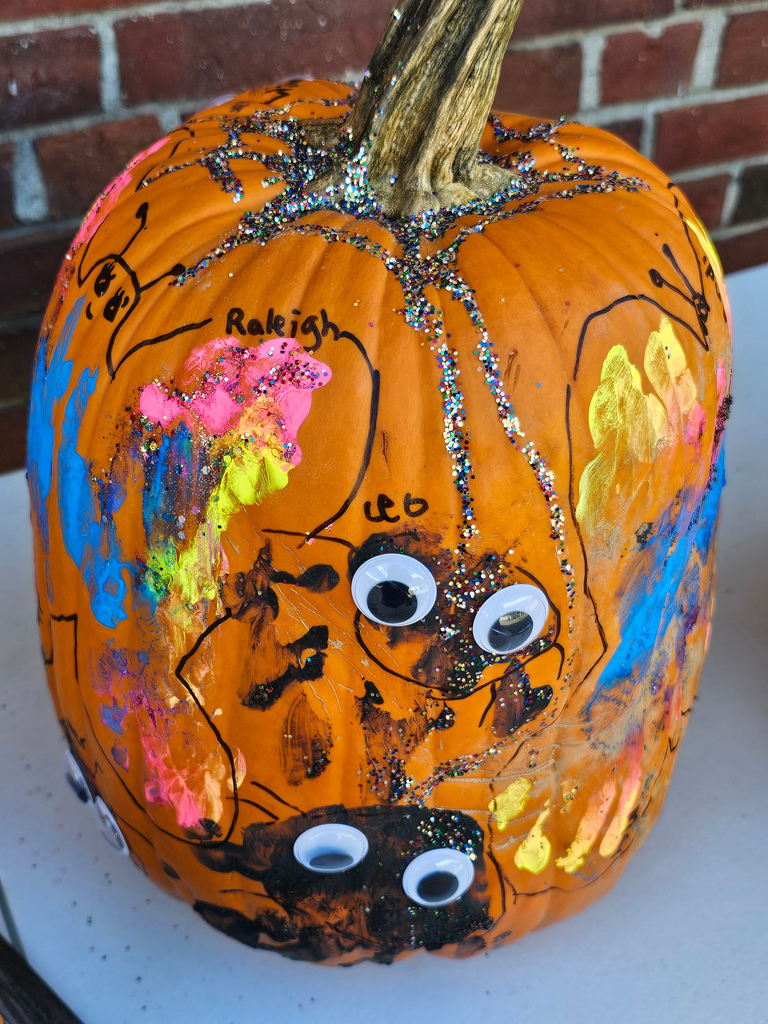Happy National Pumpkin Day! Vine Street School students decorated pumpkins during their recent PBIS Reward Day. From funny faces to imaginative designs, our students showcased incredible school spirit and artistic talent! A special thank you to Mr. Moring and Mrs. Bean from JFDS for helping judge the contest and recognizing three outstanding pumpkins with 1st Place honors. #WeAreBangor