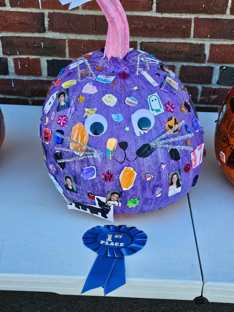 Happy National Pumpkin Day! Vine Street School students decorated pumpkins during their recent PBIS Reward Day. From funny faces to imaginative designs, our students showcased incredible school spirit and artistic talent! A special thank you to Mr. Moring and Mrs. Bean from JFDS for helping judge the contest and recognizing three outstanding pumpkins with 1st Place honors. #WeAreBangor