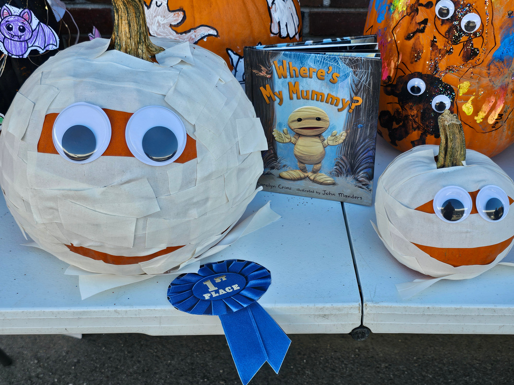 Happy National Pumpkin Day! Vine Street School students decorated pumpkins during their recent PBIS Reward Day. From funny faces to imaginative designs, our students showcased incredible school spirit and artistic talent! A special thank you to Mr. Moring and Mrs. Bean from JFDS for helping judge the contest and recognizing three outstanding pumpkins with 1st Place honors. #WeAreBangor