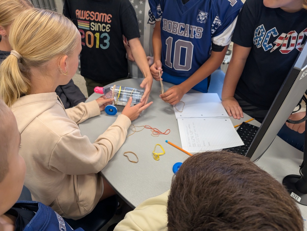 students building 3D cars