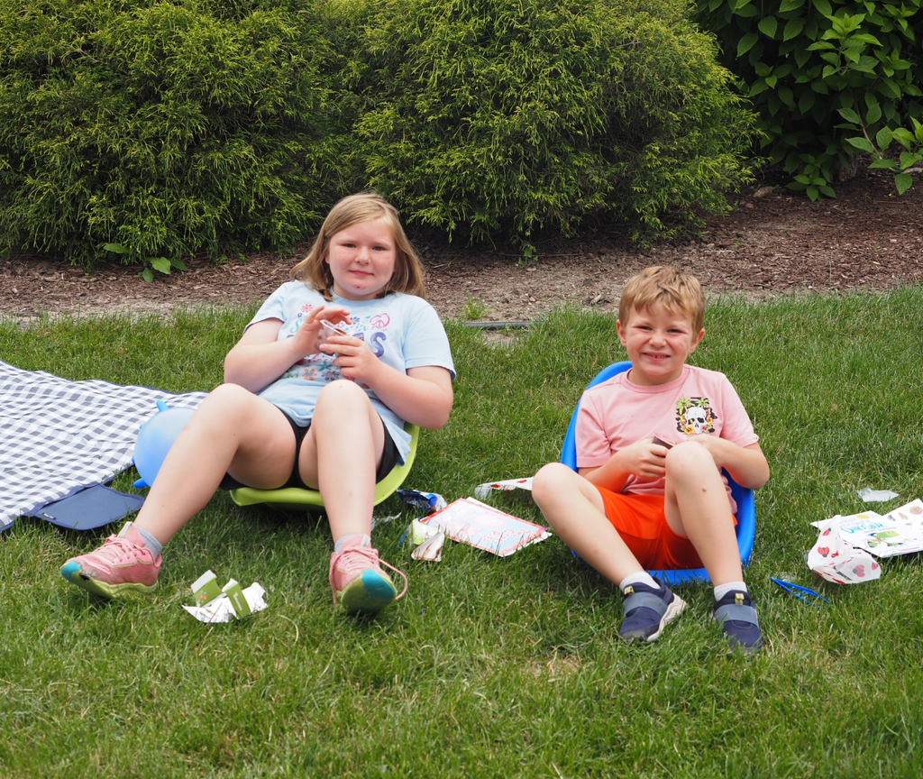 kids eating snack outside