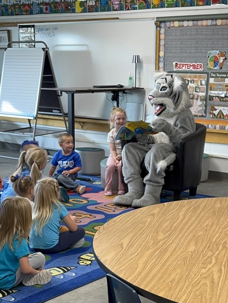 Wildcat Reading to Kinder & Pre K