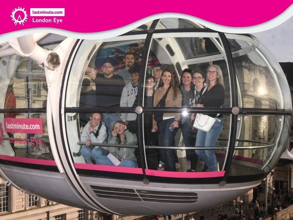 group of BLPA students and chaperones on the London eye