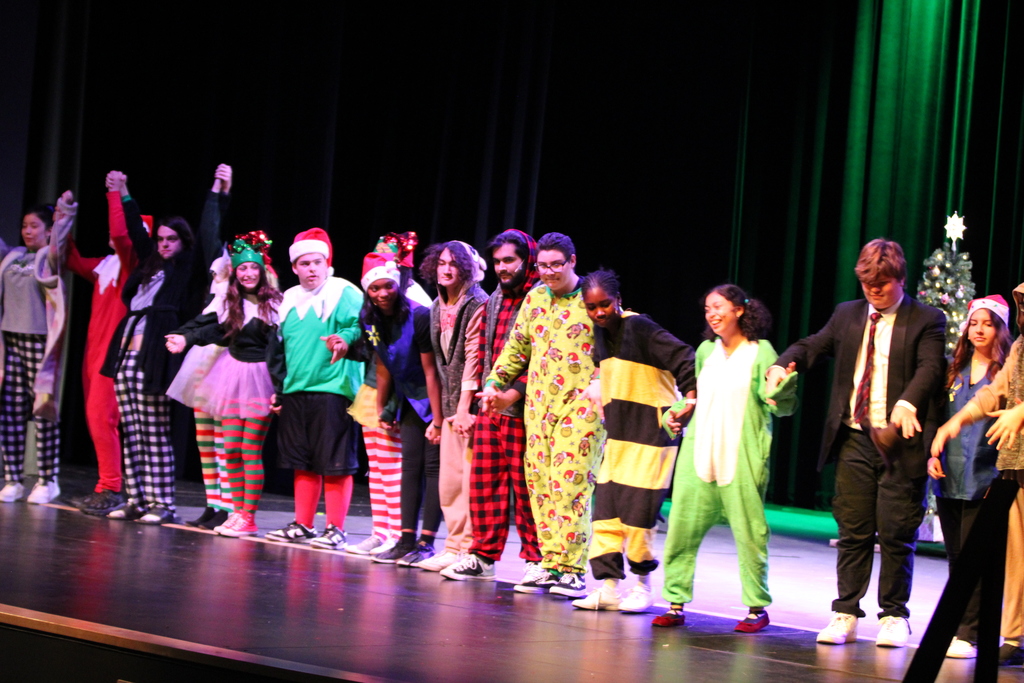 🎭✨ The Banning HS Holiday Show recently presented: "The Elf on a Shelf Must DIE" - A resounding success! Kudos to our talented students for their outstanding performance in this fantastic comedy show! 👏🌟 Bravo to everyone involved! #BanningUSD 🎉🎄