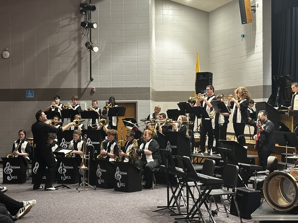 Image of the ROBMS Jazz Band performing under the direction of Mr. Gagnon. 