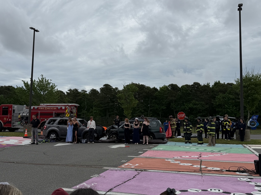 Image of all of those involved in the simulated accident at the end of Project CRASH.