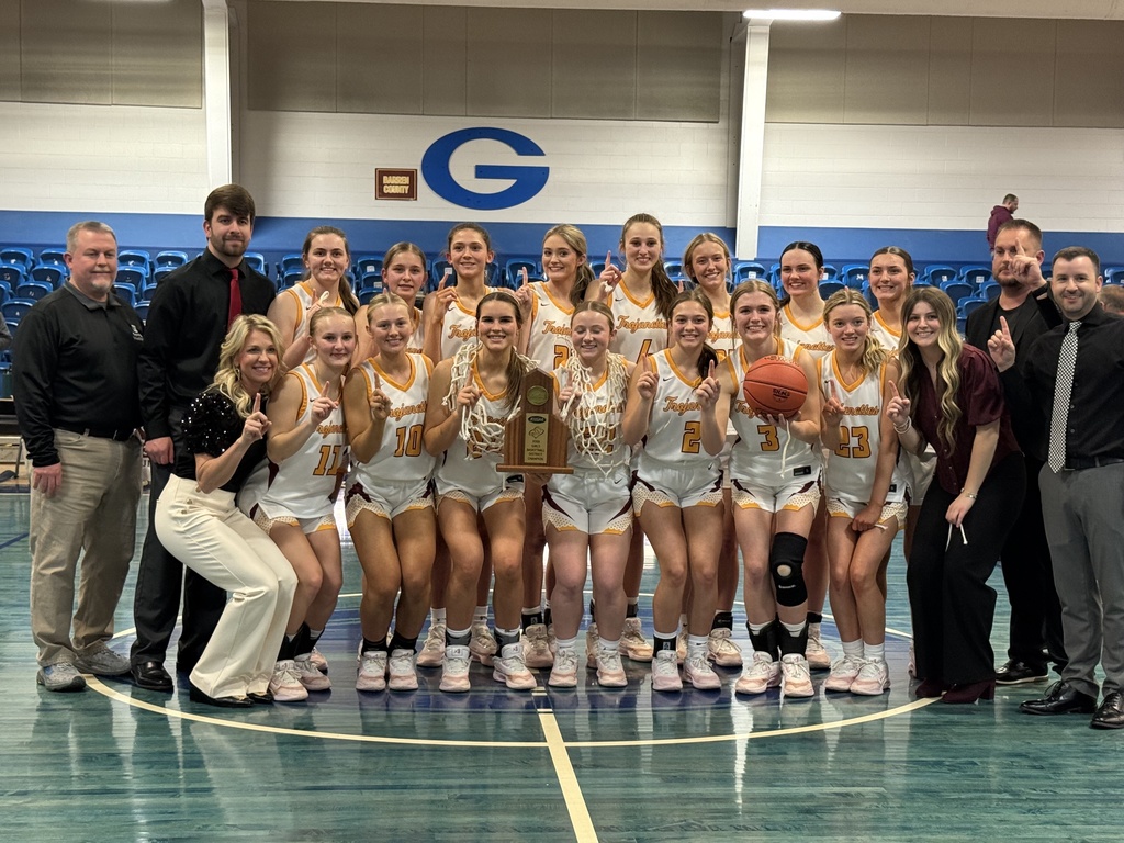 Team picture with players and coaches