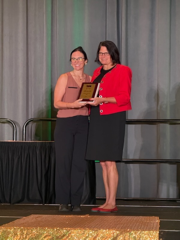 Cheyanne Fant receives award
