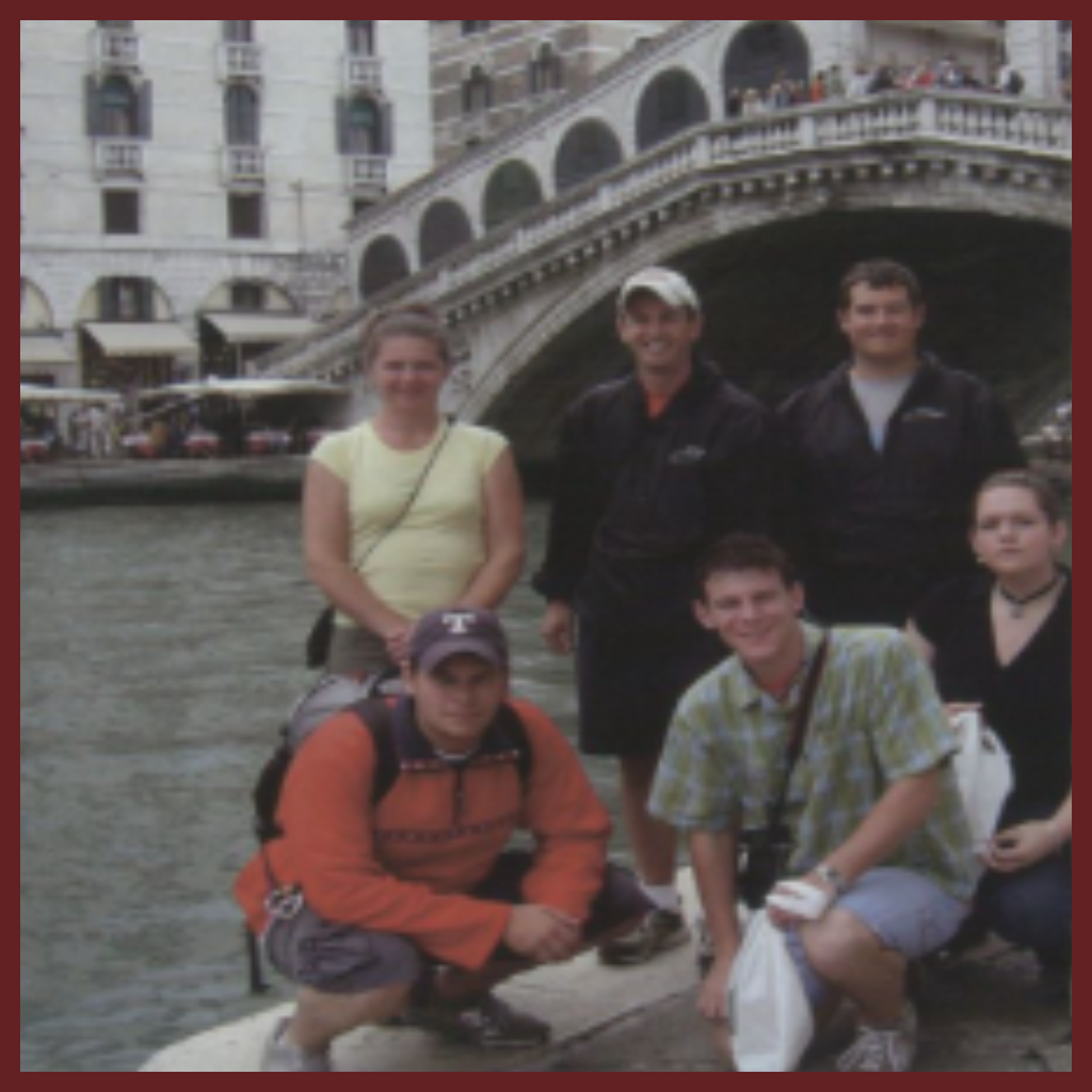 Picture of Barren County High School students from 2005 on a trip.