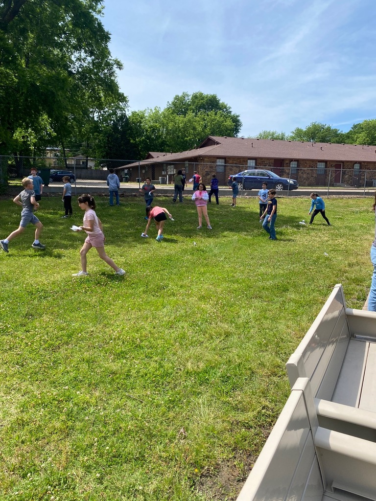 5th Grade Paper Airplane Throwing Contest