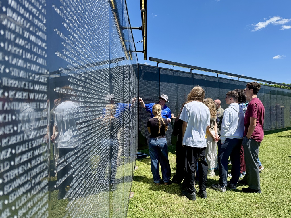BHS students at the Wall That Heals