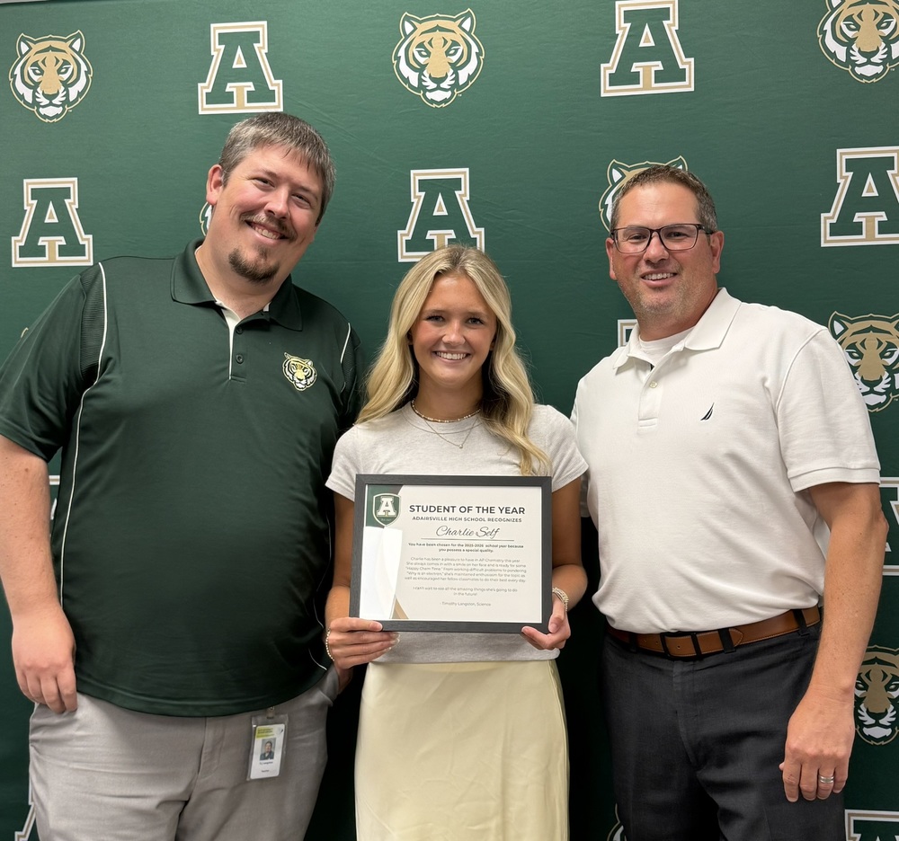 student receiving award