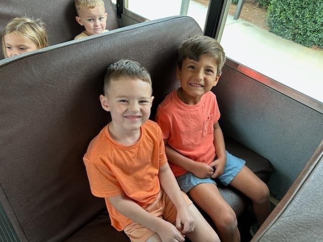 🚍 Bus rules are important to ensuring a safe ride to and from school each day.  Thanks to our transportation department for helping to equip our preschoolers and kindergarteners with this knowledge!  💙⭐️💙