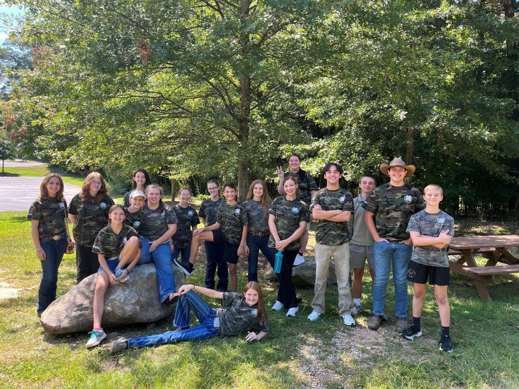 4-H students outside 