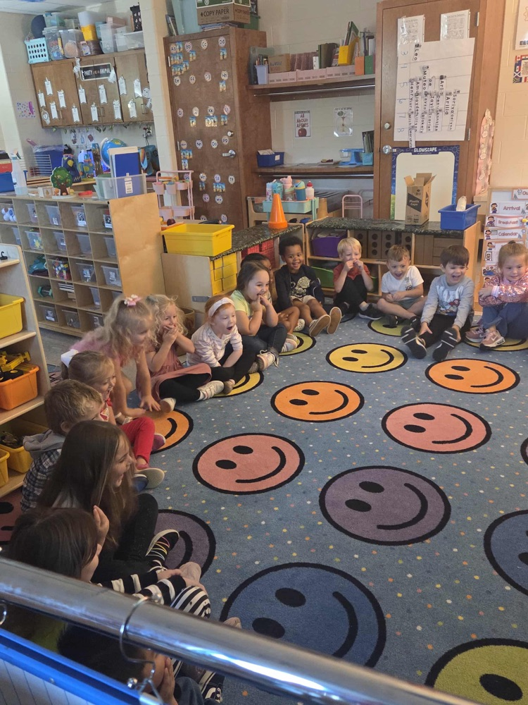 “ Pre-K has had such a fun time learning about apples this week! We’ve learned about life cycles, voted on our favorite apple, made apple volcanoes and ended our week making homemade apple sauce! 🍎🍏 “