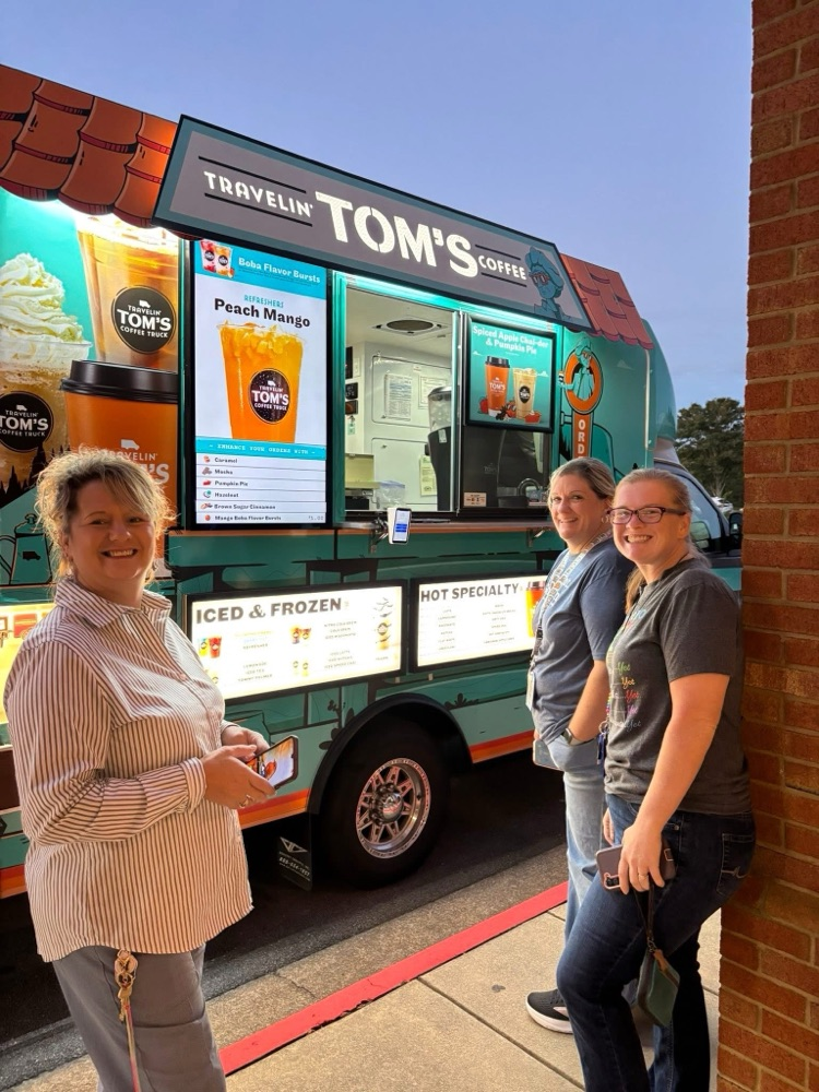 Coffee + teachers = the best kind of energy! Thank you Tom’s Coffee Truck for rolling up and fueling our staff with smiles (and caffeine 😉) this morning!