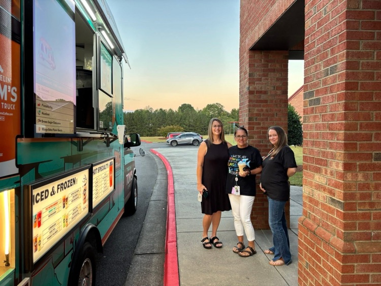 Coffee + teachers = the best kind of energy! Thank you Tom’s Coffee Truck for rolling up and fueling our staff with smiles (and caffeine 😉) this morning!