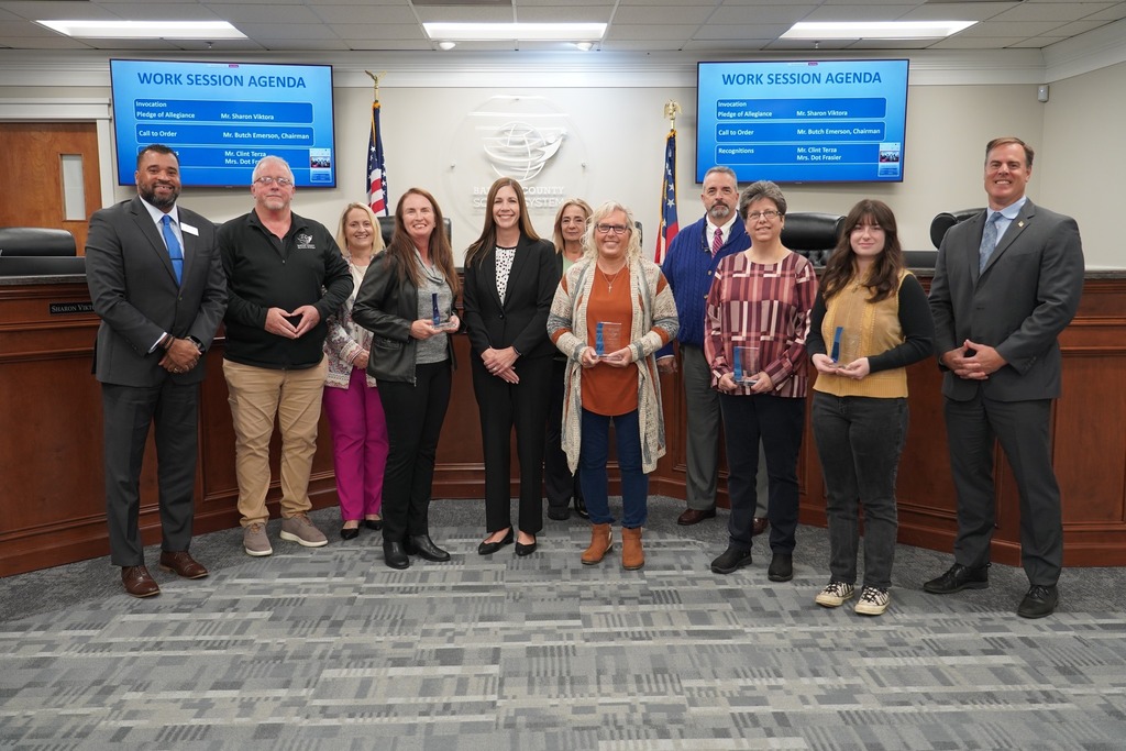 BOARD RECOGNITIONS: COLLABORATIVE TEAMS OF DISTINCTION 4th Grade Pine Log Elementary – ELA • Alyssa McAndrews • Stephanie Belcher 5th Grade Pine Log Elementary – ELA • Dawn Holmes • Jennifer Steed 5th Grade Pine Log Elementary – Science • Ellen Jones • Teresa Ferguson