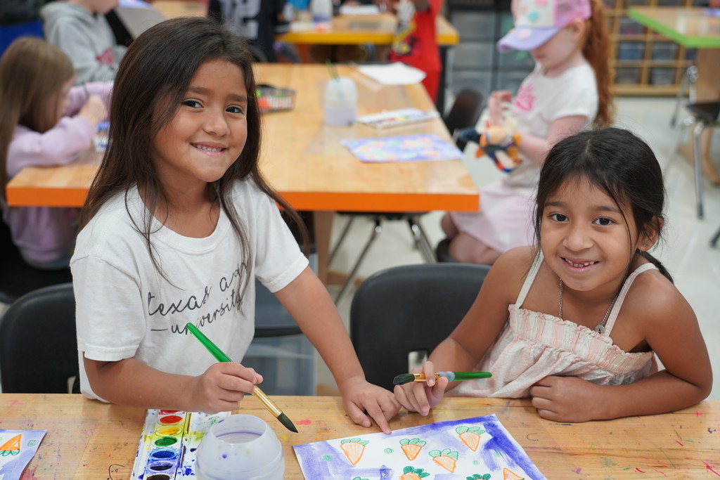Adairsville Elementary School students painting