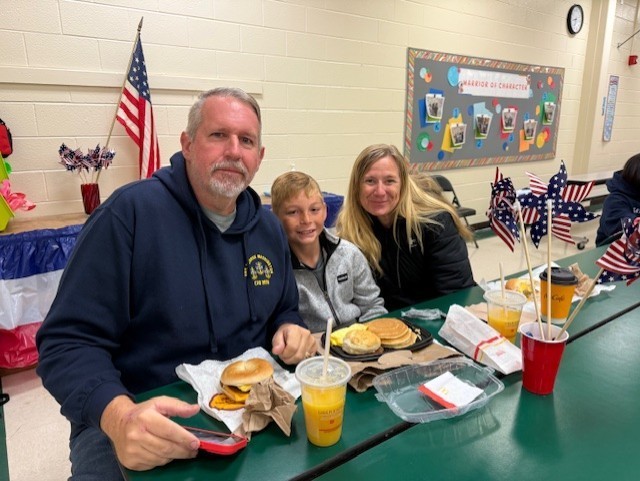 This morning, we were honored to host our WES Veterans Day Breakfast 2025 to celebrate and thank the brave men and women who have served our country. 💙❤️
