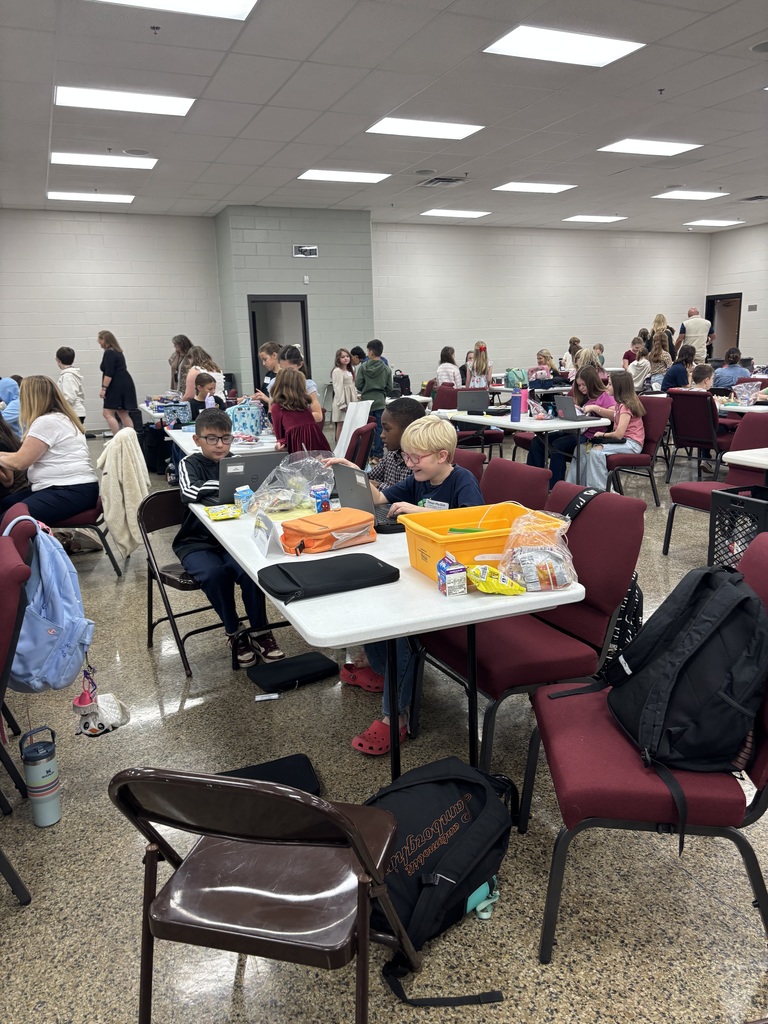 Eleven of our 3rd-4th grade students are representing HCES at the Bartow County Trchnology Competition. The are showing that KNIGHTS are Responsible, Respectful, and Ready to Learn.