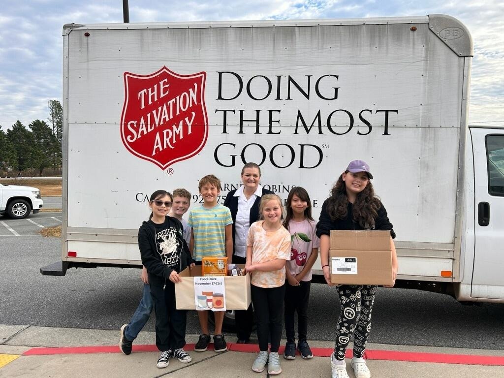 🧡Third grade did an amazing job with their food drive for the Salvation Army! Congratulations go out to Mrs. Boudreaux's class for bringing in the most food and winning the pizza party! Way to go to all of our 3rd grade classrooms for displaying an attitude of gratitude during the month of November!🧡