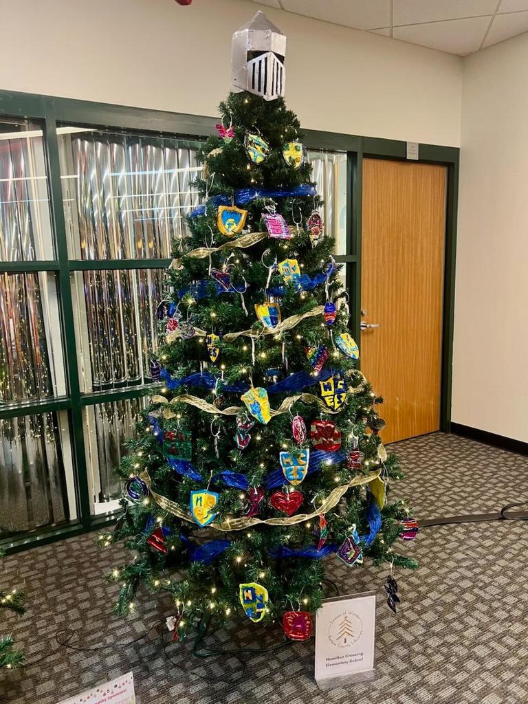 🎄💚❤️Looking to add to your holiday merriment? Our Art Club has a tree on display at the Cartersville Public Library as part of their Season of Wonder exhibit - be sure to vote and let them know HCES is your favorite!❤️💚🎄