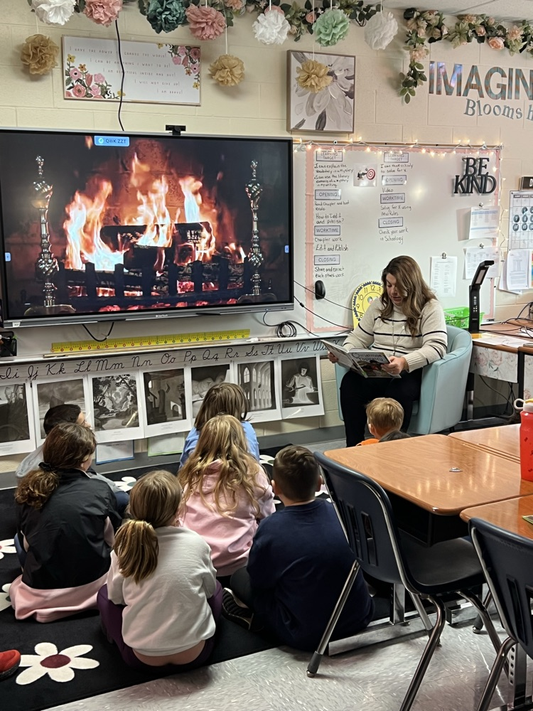 Gateway had a great start to their day with Mrs. Bennett coming in as a guest reader. ❤️
