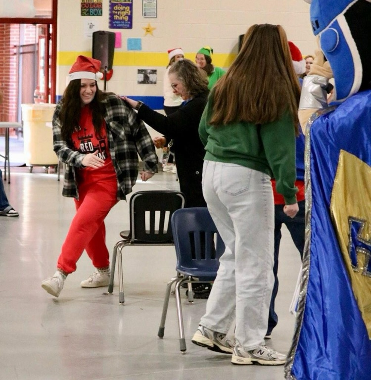 ❤️🧡💛💚🎅❤️🧡💛💚Today we had our Kingdom Pep Rally and this time the teachers joined in on all the reindeer games!❤️🧡💛💚🎅❤️🧡💛💚  CONGRATULATIONS to the 💛💛YELLOW💛💛 👑 Kingdom👑 for being the overall winner for this 9 week period!!!