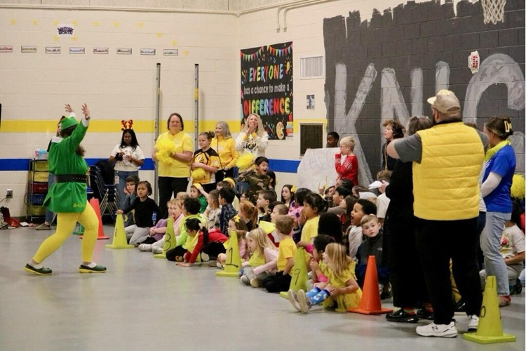 ❤️🧡💛💚🎅❤️🧡💛💚Today we had our Kingdom Pep Rally and this time the teachers joined in on all the reindeer games!❤️🧡💛💚🎅❤️🧡💛💚  CONGRATULATIONS to the 💛💛YELLOW💛💛 👑 Kingdom👑 for being the overall winner for this 9 week period!!!