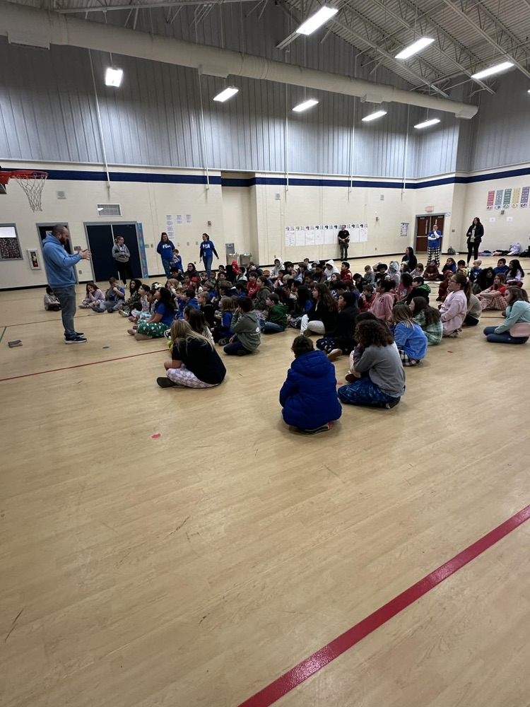 Emerson FCA had a wonderful January huddle! We had 115 students in attendance! It was a great morning full of worship and fun activities!