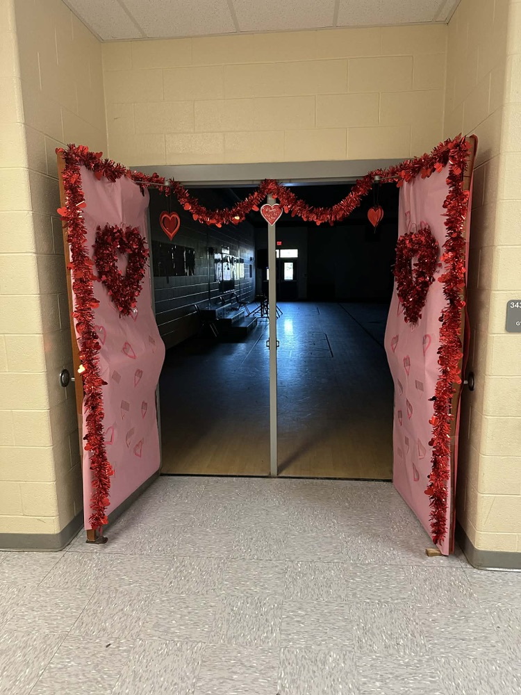 The 🩷Sweetheart Dance🩷 was a blast! We enjoyed seeing everyone and their loved ones bust a move on the dance floor! Thank you to the PTCO and all those who made it happen! 📸Drop your pictures below! We’d love to see your memories!💕