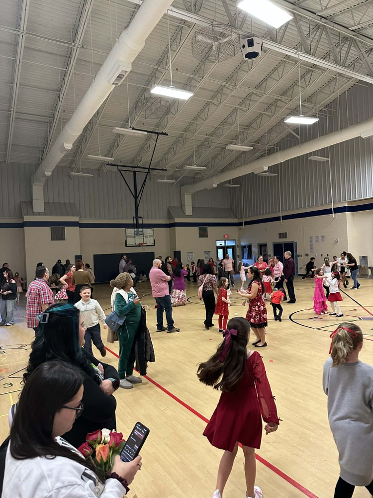 The 🩷Sweetheart Dance🩷 was a blast! We enjoyed seeing everyone and their loved ones bust a move on the dance floor! Thank you to the PTCO and all those who made it happen! 📸Drop your pictures below! We’d love to see your memories!💕