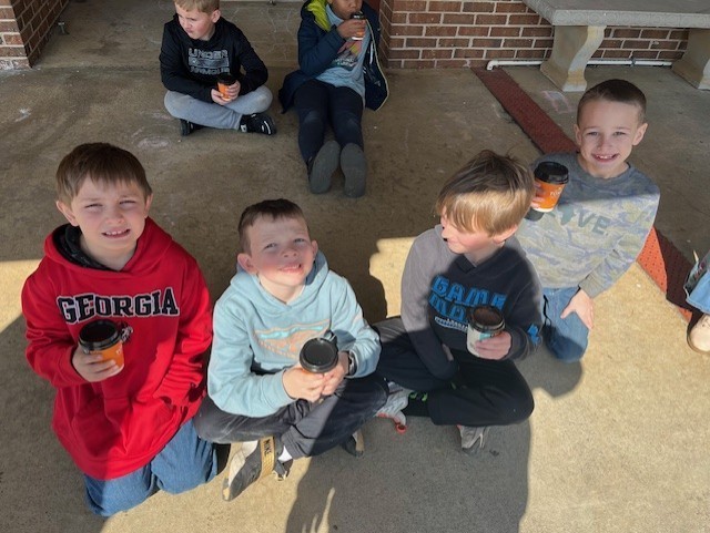 🌟💙 White Elementary Shows Up for Our Community! 💙🌟 A huge THANK YOU to our amazing White Elementary families for supporting our Dollar Days fundraiser! Because of your generosity, we are proud to help support Mrs. Lindsay Perry, principal of Hamilton Crossing Elementary, and her husband, Taylor, as they participate in Cartersville Dances with the Stars. All funds raised will benefit two incredible organizations — Backpack Buddies and Good Neighbor Homeless Shelter — making a real difference for families in our community. We love seeing our school come together to support others. Thank you for your kindness, generosity, and community spirit! 💫